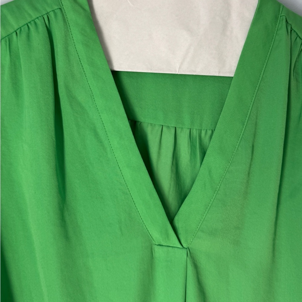 Vince Camuto Silky Green Blouse Top Size Large - Picture 2 of 5